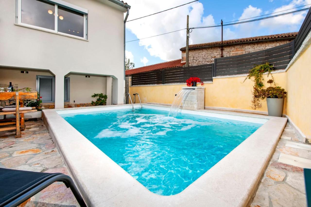 Holiday Home - Casa Di Antonio Kanfanar Dış mekan fotoğraf