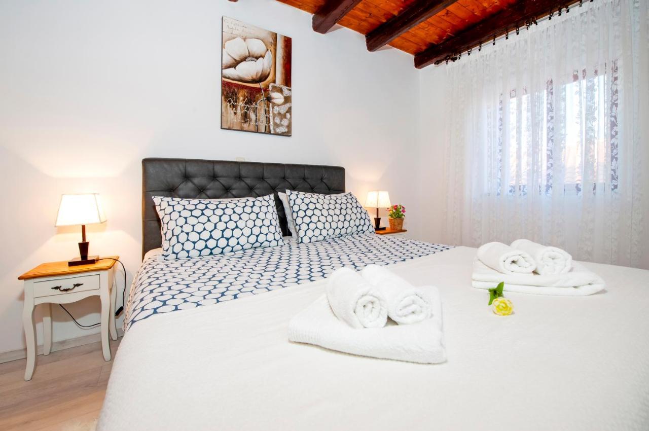 Holiday Home - Casa Di Antonio Kanfanar Dış mekan fotoğraf